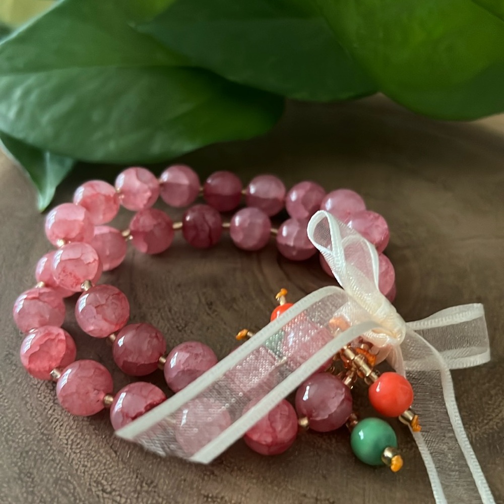 Set of 2 marbled blush colored glass beads stretch bracelet